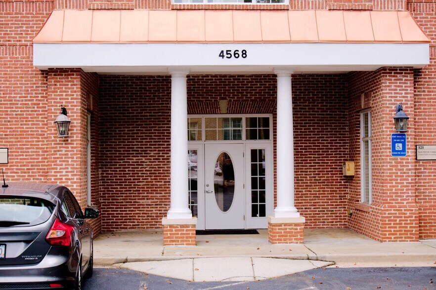 More Photos Of 4568 Lawrenceville Hwy NW, Lilburn Office For Sale