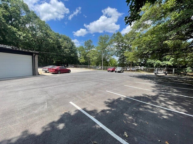 More Photos Of 2355 Burns Ave, Tucker Warehouse For Sale