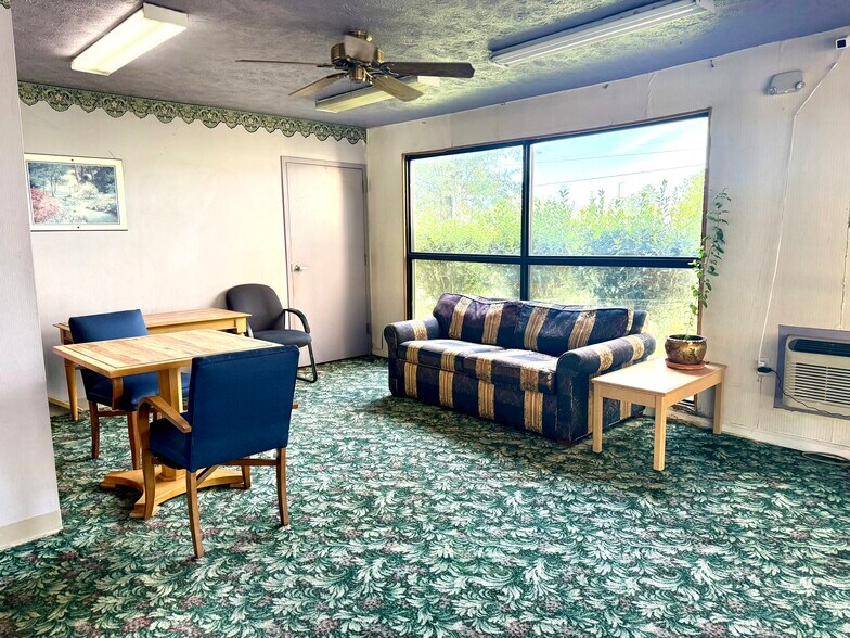 More Photos Of 547 S Archusa Ave, Quitman Hotel For Sale