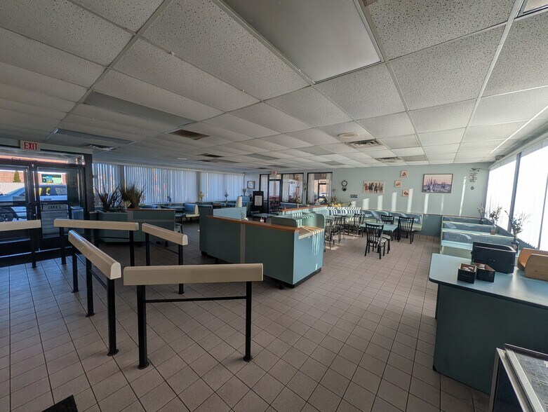 More Photos Of 1225 N Main St, Adrian Fast Food For Lease