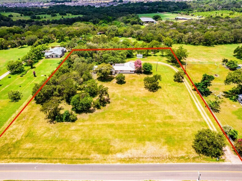 More Photos Of 12900 Lowden Ln, Manchaca Flex For Sale
