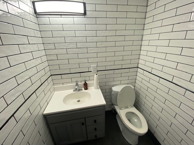 More Photos Of 947-959 Front St, Novato General Retail For Lease