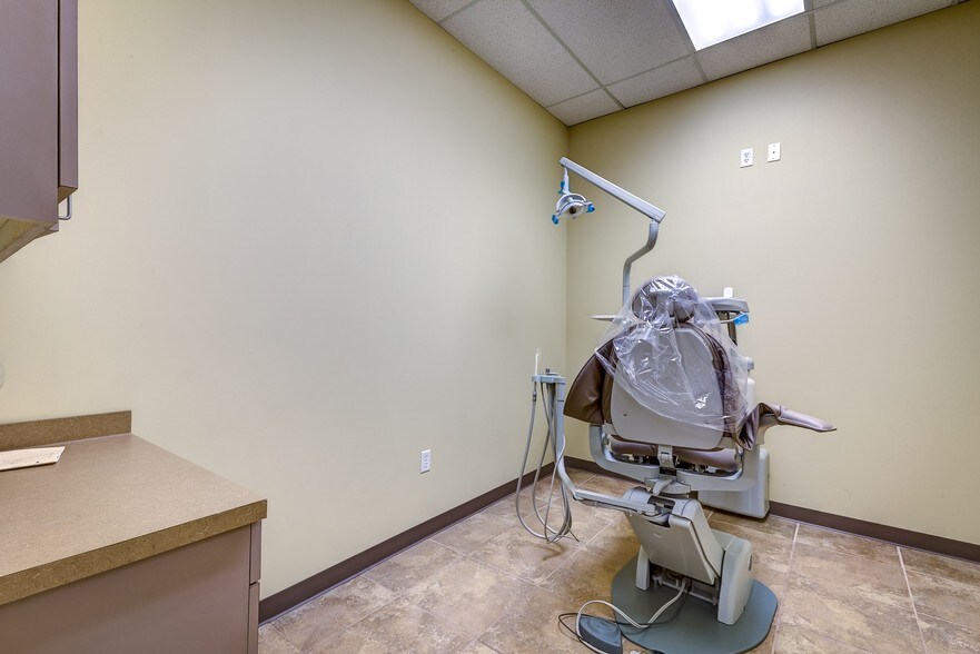 More Photos Of 909 S Tyler St, Dallas Medical For Sale