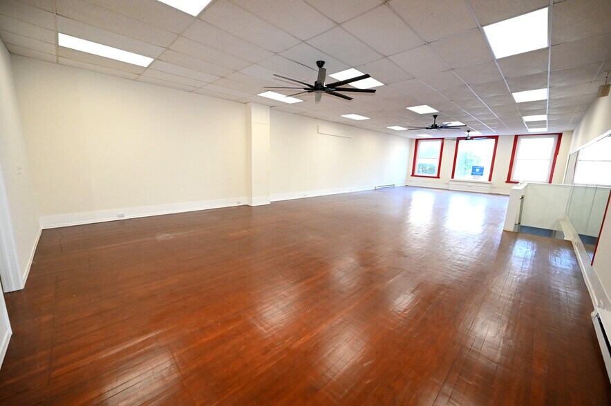 More Photos Of 227 E Baltimore St, Baltimore Storefront Retail Residential For Lease