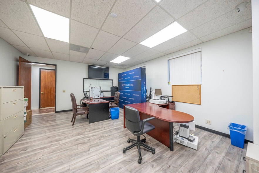 More Photos Of 910 N Amelia Ave, San Dimas Office For Lease