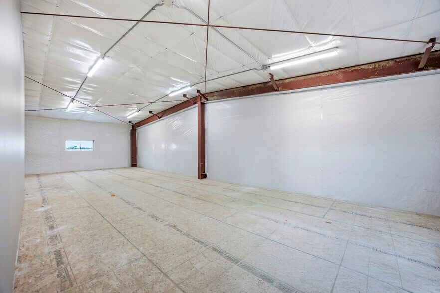 More Photos Of 1342 E Saint Helens St, Pasco Light Distribution For Lease