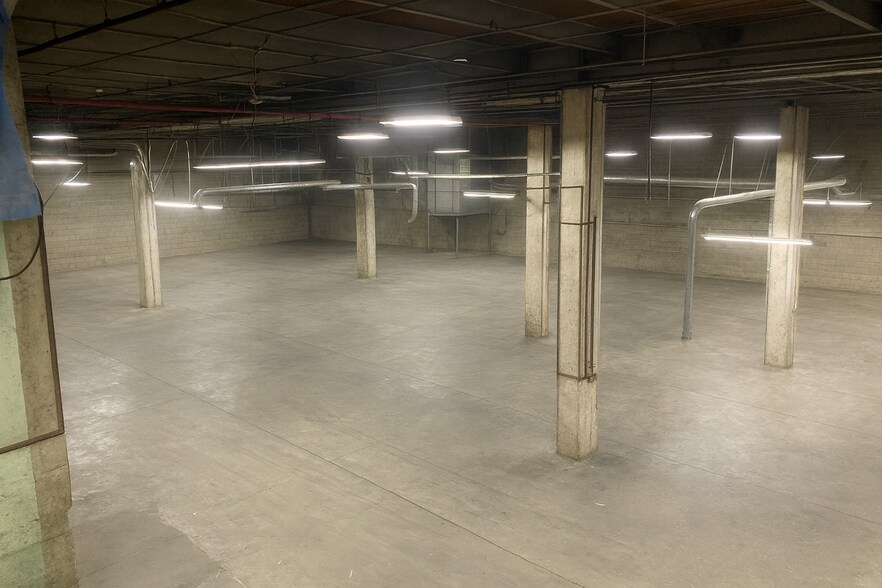 More Photos Of 595 Berriman St, Brooklyn Warehouse For Sale