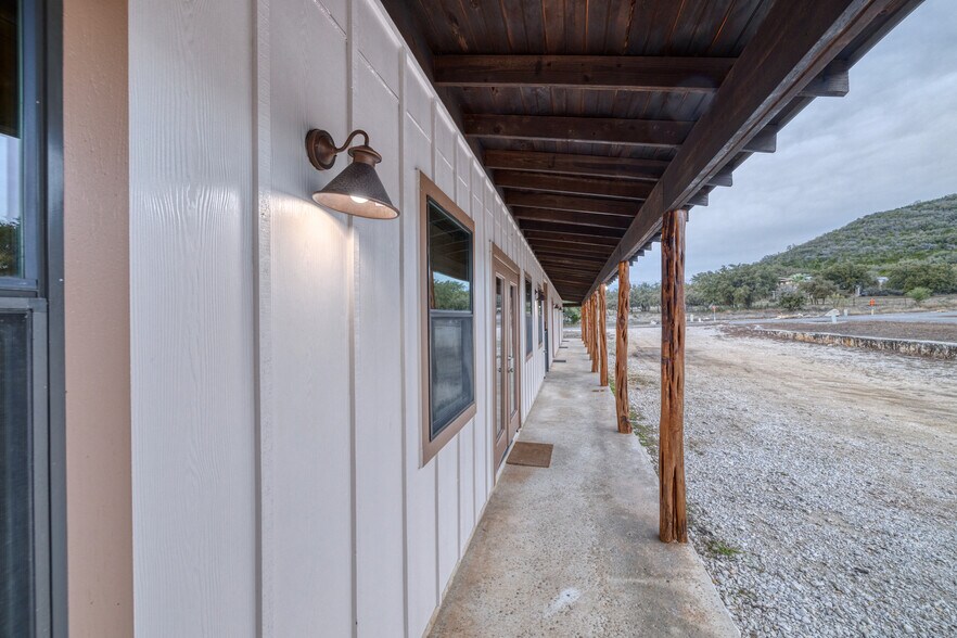 More Photos Of 16 Mountain Laurel Ln, Concan Hospitality For Sale