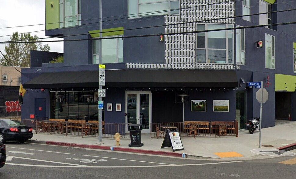 Primary Photo Of 5135 W Adams Blvd, Los Angeles Apartments For Lease