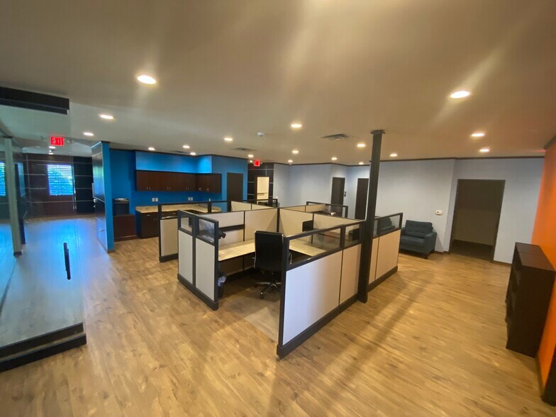 More Photos Of 1050 W Campbell Rd, Richardson Medical For Sale