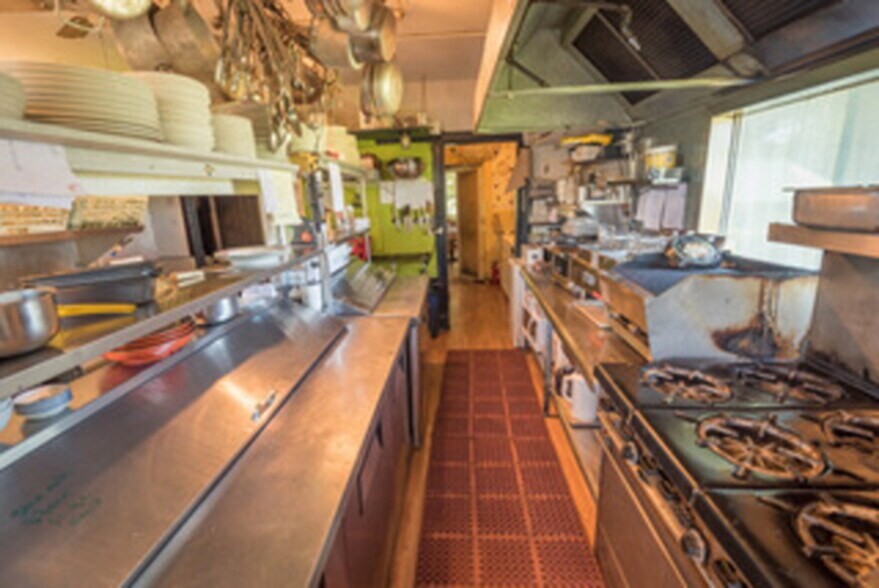 More Photos Of 548 Main St, Fryeburg Hotel For Sale