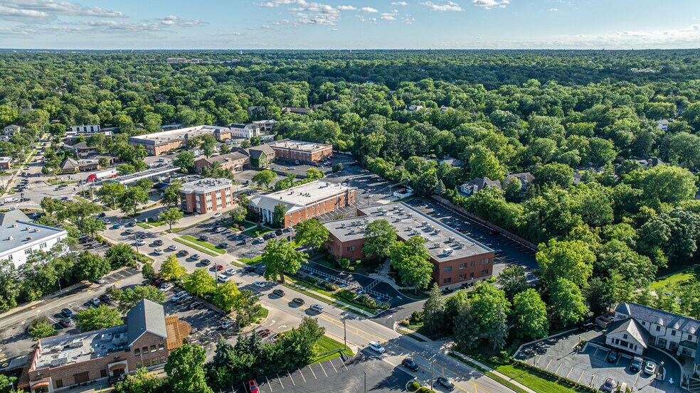 More Photos Of 950 N York Rd, Hinsdale Medical For Sale