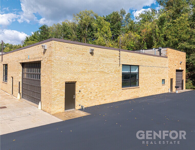 More Photos Of 250 Curry Hollow Rd, Pittsburgh Warehouse For Lease