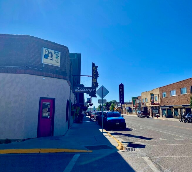 More Photos Of 239 Main St, Shelby Bar For Sale