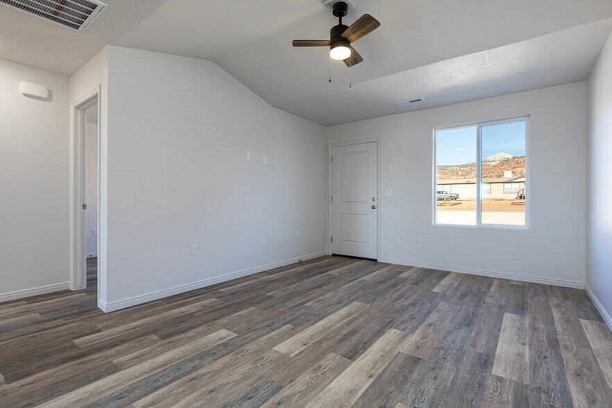 More Photos Of 5120 E Grande Vermillion Ave, Kanab Apartments For Sale