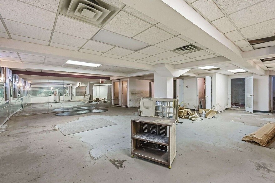 More Photos Of 412 E River St, Elyria Office For Sale