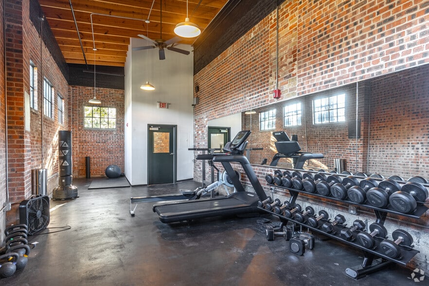 More Photos Of 4121 Commerce St, Dallas Unknown For Lease