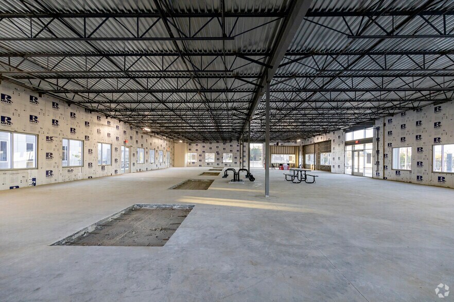 More Photos Of 4306 De Zavala Rd, San Antonio Medical For Sale