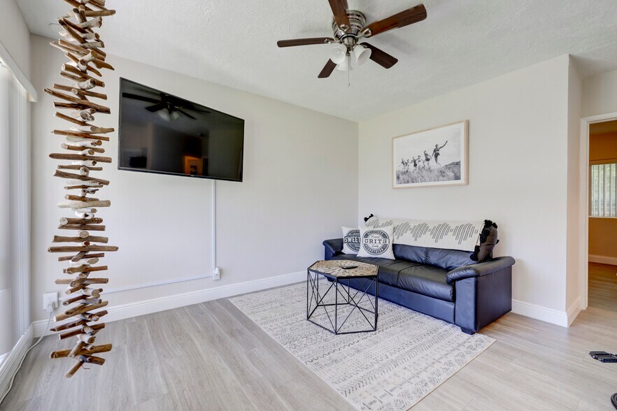 More Photos Of 741 Hibiscus Ave, Pompano Beach Apartments For Sale