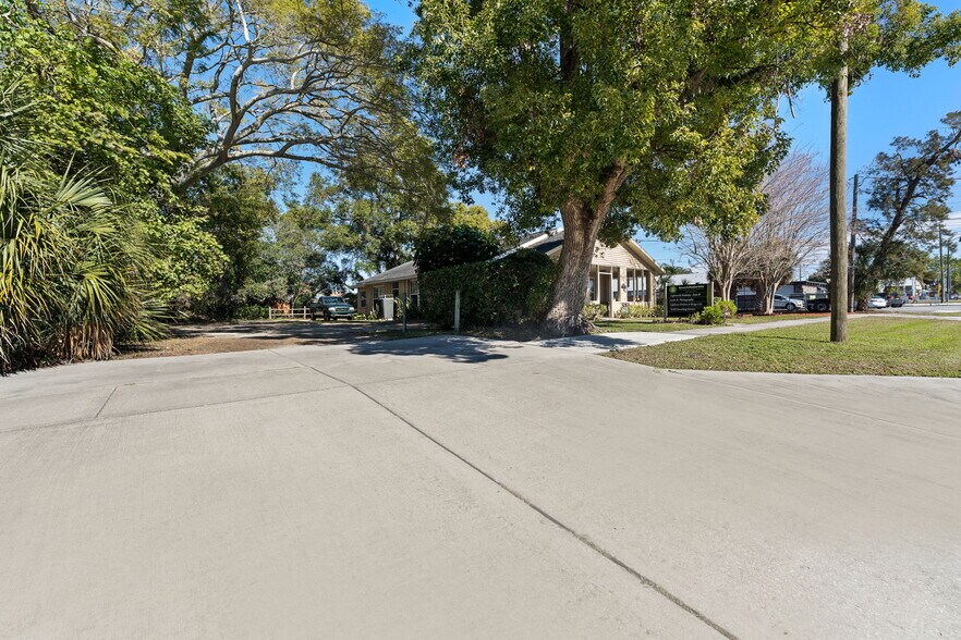 More Photos Of 925 Florida Ave, Palm Harbor Office Residential For Sale