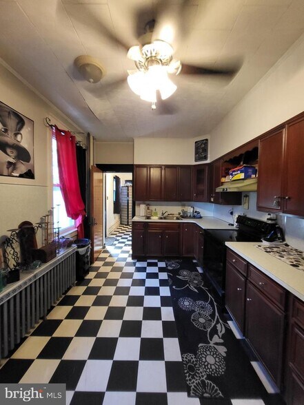 More Photos Of 402 Morgantown Rd, Reading Storefront Retail Residential For Sale