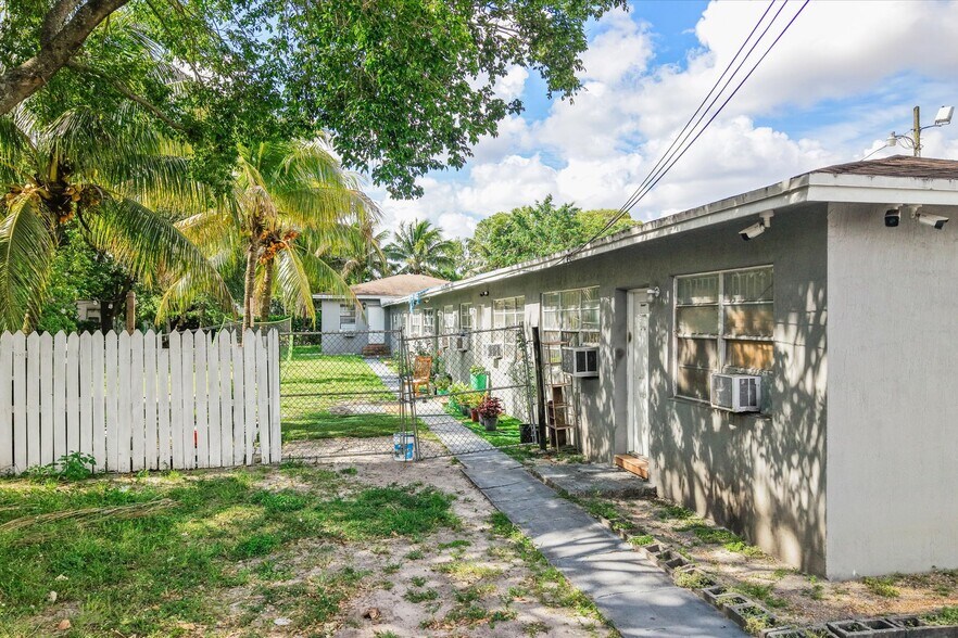 More Photos Of 2540 NW 90th St, Miami Apartments For Sale