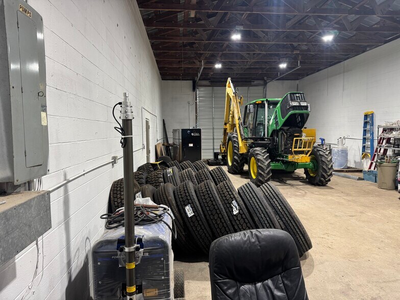 More Photos Of 2028 Travis Rd, Columbia Specialty For Sale