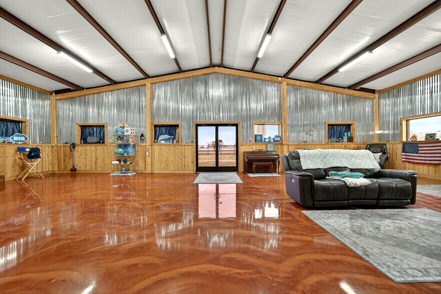 More Photos Of 4626 County Road 2200, Greenville Flex For Sale