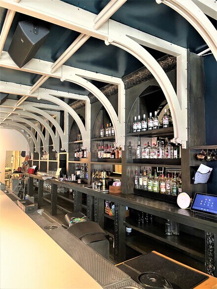 More Photos Of 31 E Cross St, Baltimore Restaurant For Sale