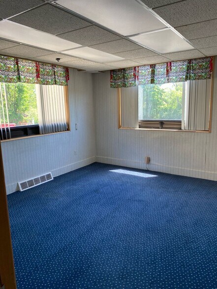 More Photos Of 1226 N Michigan Ave, Saginaw Office For Sale