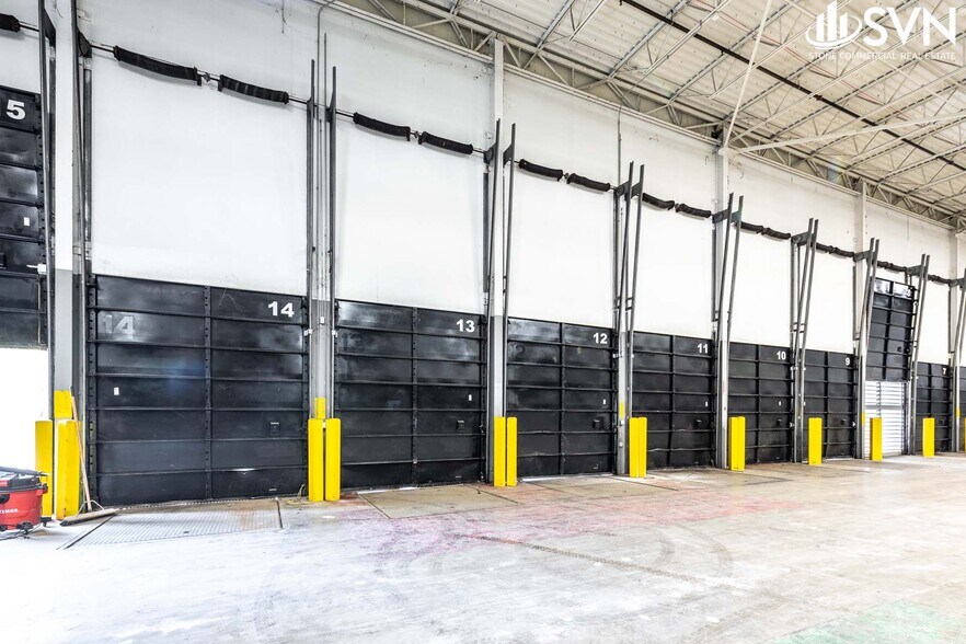 More Photos Of 2450 Palumbo Dr, Lexington Warehouse For Lease