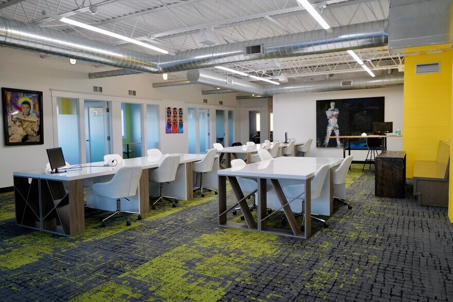 More Photos Of 6161 N Hillside Ave, Indianapolis Loft Creative Space For Lease