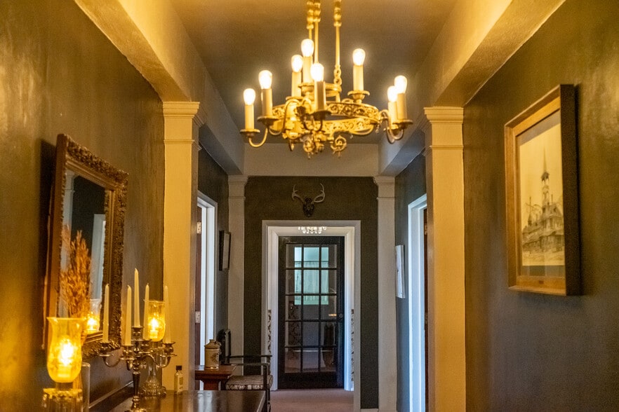 More Photos Of 2245 Head Ln, Helena Hotel For Sale