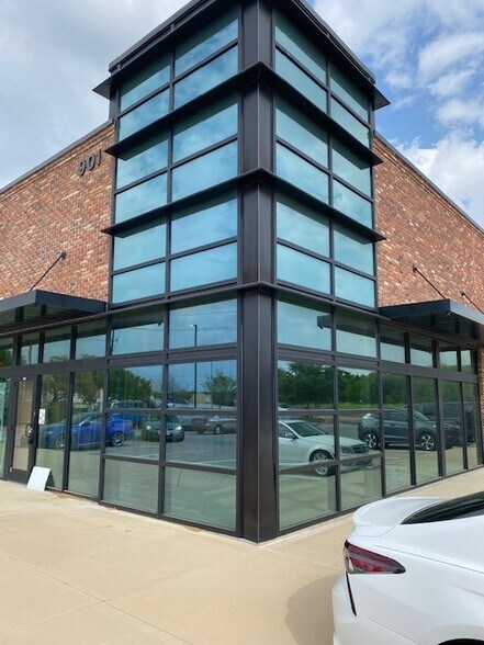 More Photos Of 901 E Harwood Rd, Euless Storefront Retail Office For Lease