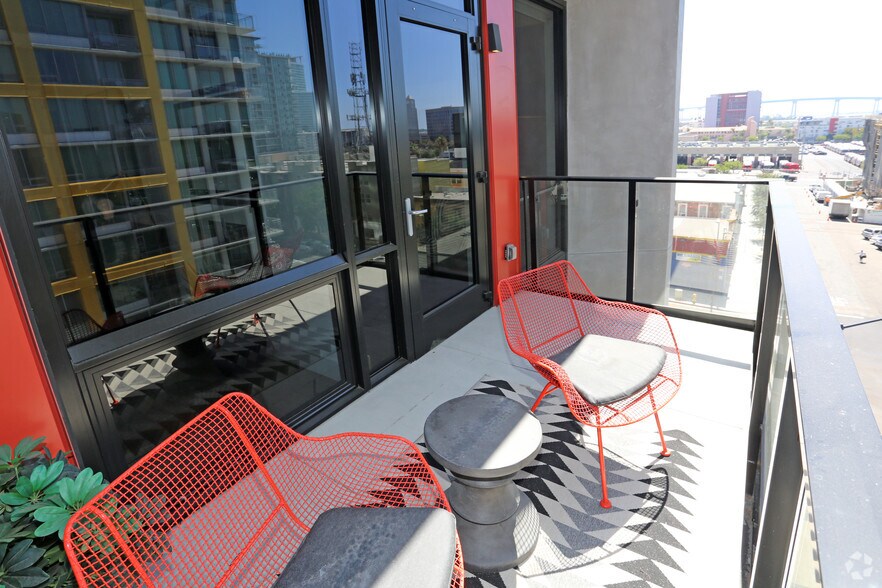 More Photos Of 1501 Island Ave, San Diego Apartments For Lease