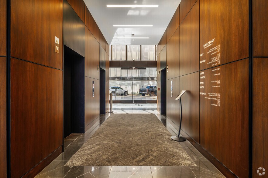 More Photos Of 711 Navarro St, San Antonio Office For Lease