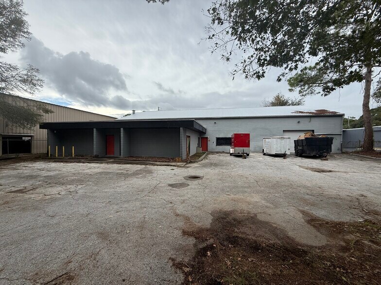 Primary Photo Of 1995 NE 31st Ave, Gainesville Warehouse For Lease