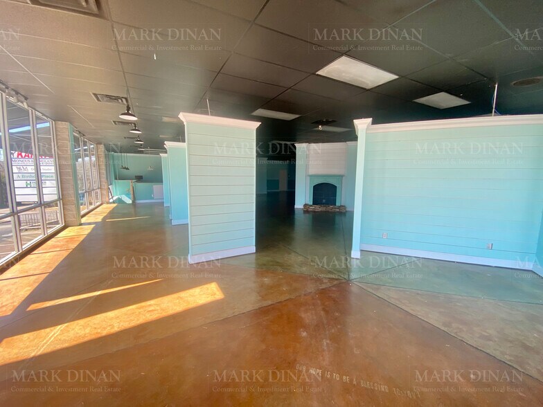 More Photos Of 3186 Pelham Pky, Pelham General Retail For Lease