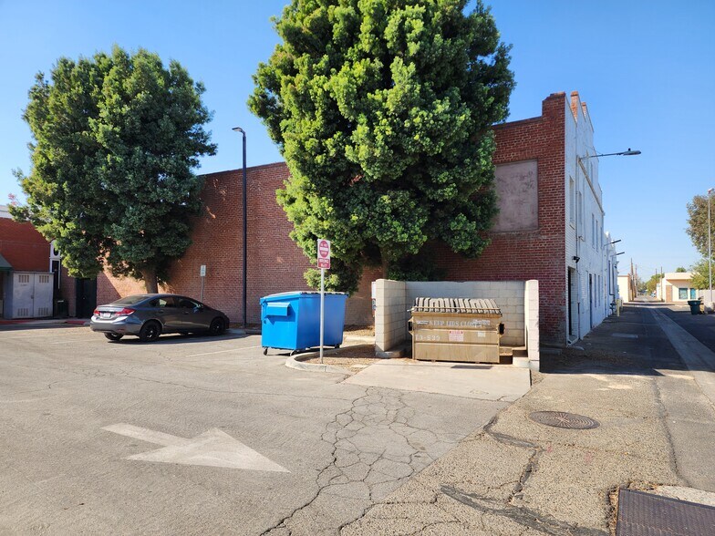 More Photos Of 142-144 N K St, Tulare Restaurant For Sale