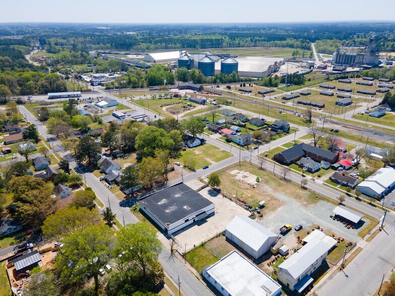 More Photos Of 105 N Sharpe St, Selma Warehouse For Lease