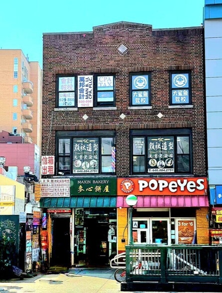 Primary Photo Of 4006 Main St, Flushing Storefront Retail Office For Sale