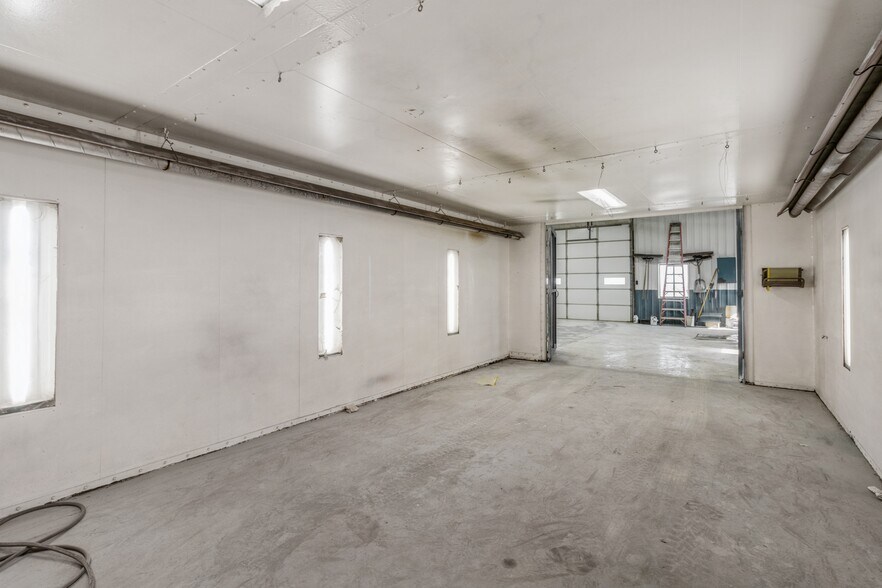 More Photos Of 2326 N Main St, Osceola Auto Repair For Sale