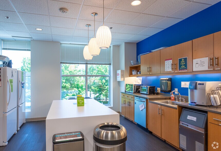 More Photos Of 8010 Arco Corporate Dr, Raleigh Office For Lease