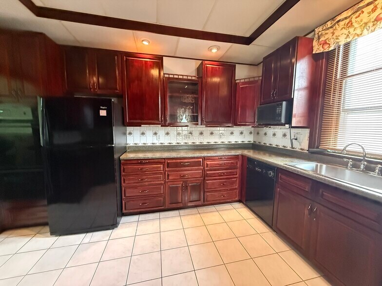 More Photos Of 40 Hockersville Rd, Hershey Freestanding For Sale