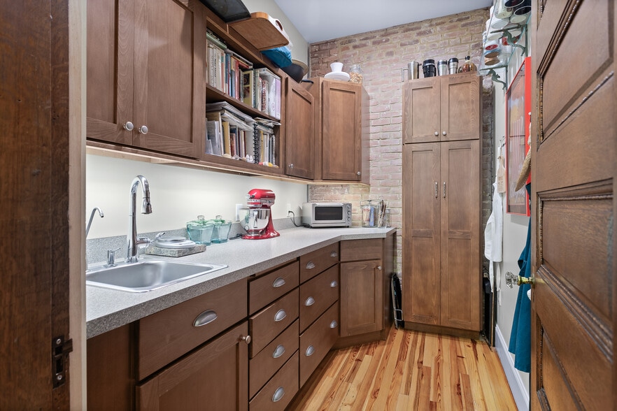 More Photos Of 302-308 1st St SW, Roanoke Storefront Retail Residential For Sale