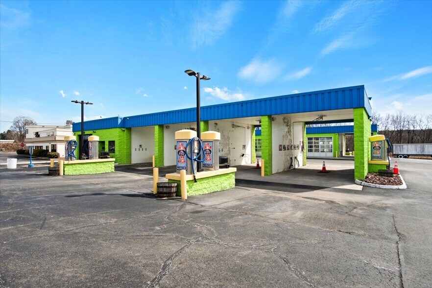 More Photos Of 901 S Main St, Taylor Carwash For Sale