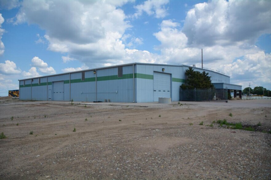 More Photos Of SE 241 SE 10 Ave, Great Bend Warehouse For Sale