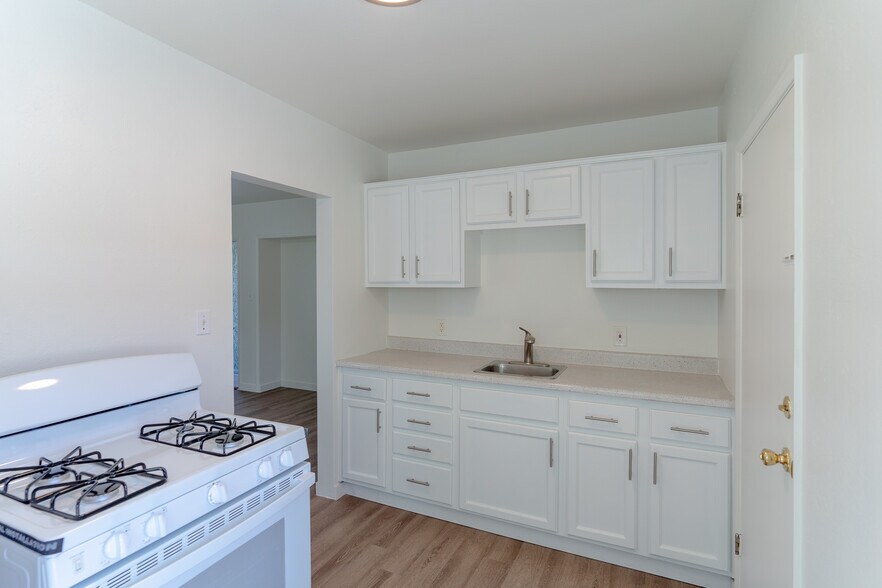 More Photos Of 1212 E 3rd St, Long Beach Apartments For Sale