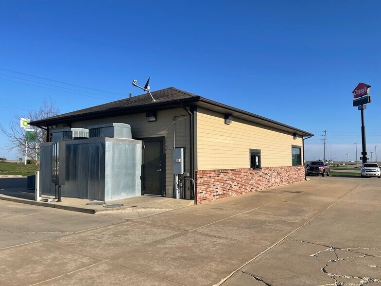 More Photos Of 1730 Pj Keller Hwy, Lexington Freestanding For Lease