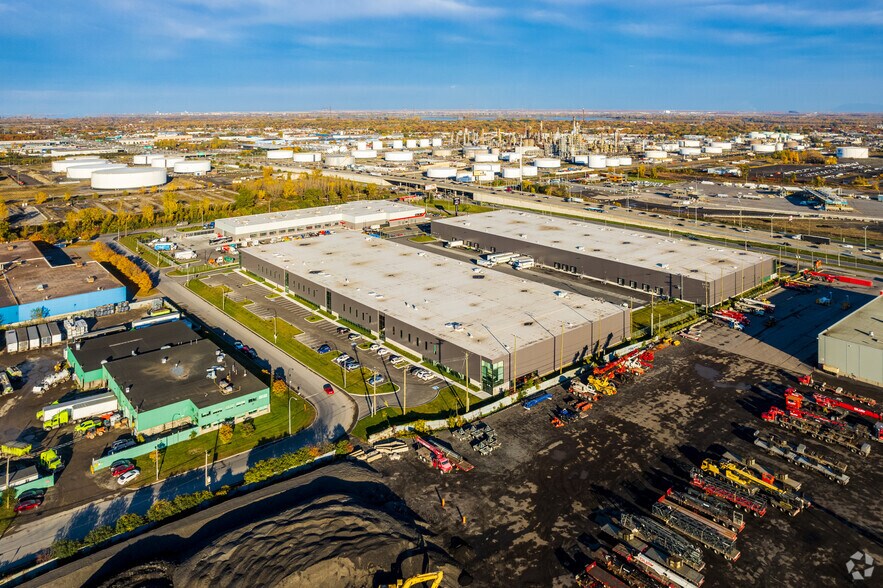 More Photos Of 11235 Boul Métropolitain E, Montréal Distribution For Lease